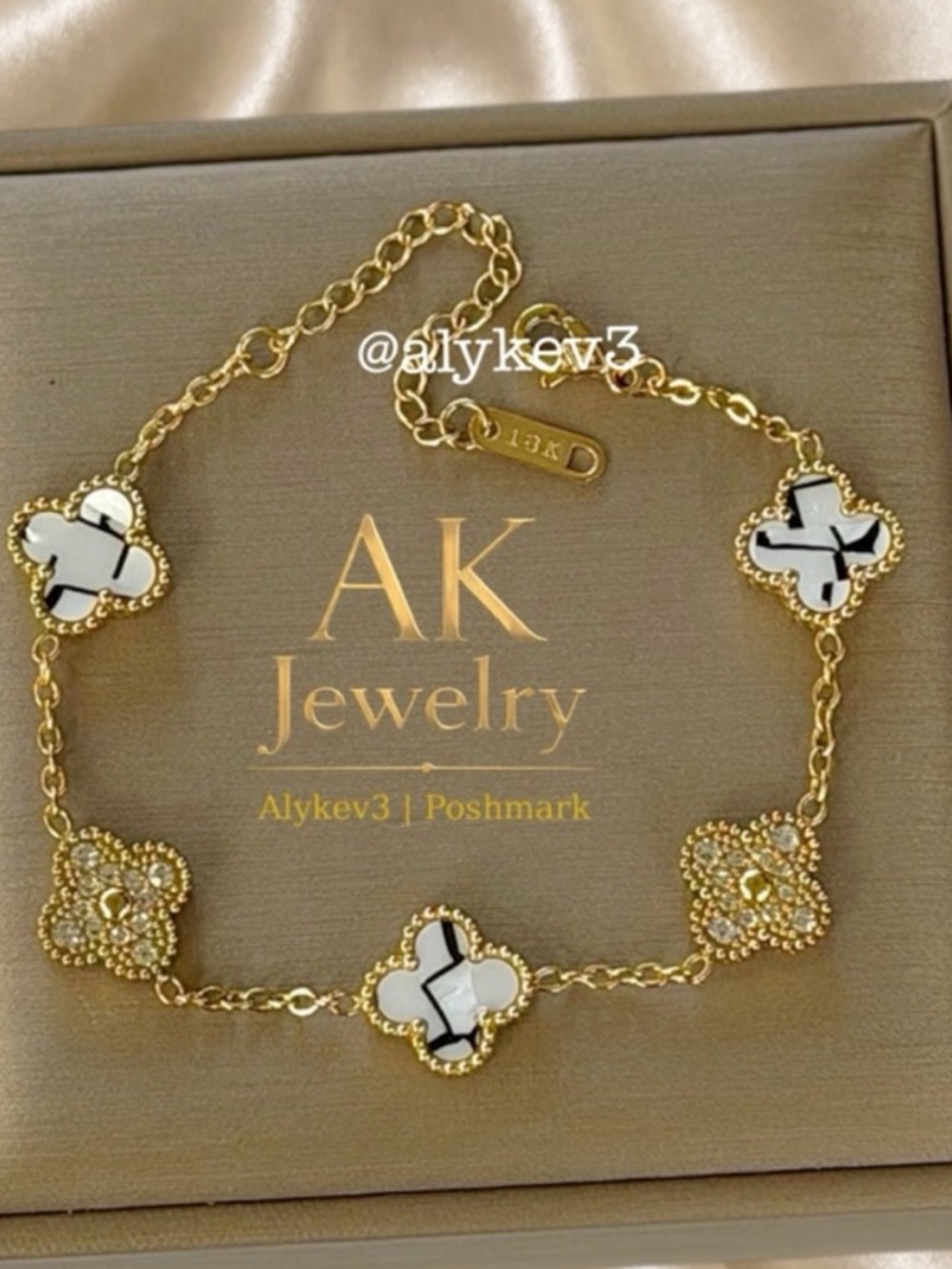 💎18k Ivory White & Black Lines LUXURY QUATREFOIL Clover 5 Motif Bracelet, Pave